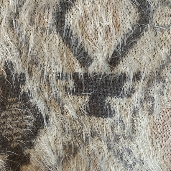 Knox Rose Cream Open-Front Fuzzy Cardigan with Gray Pattern - Picture 4 of 4